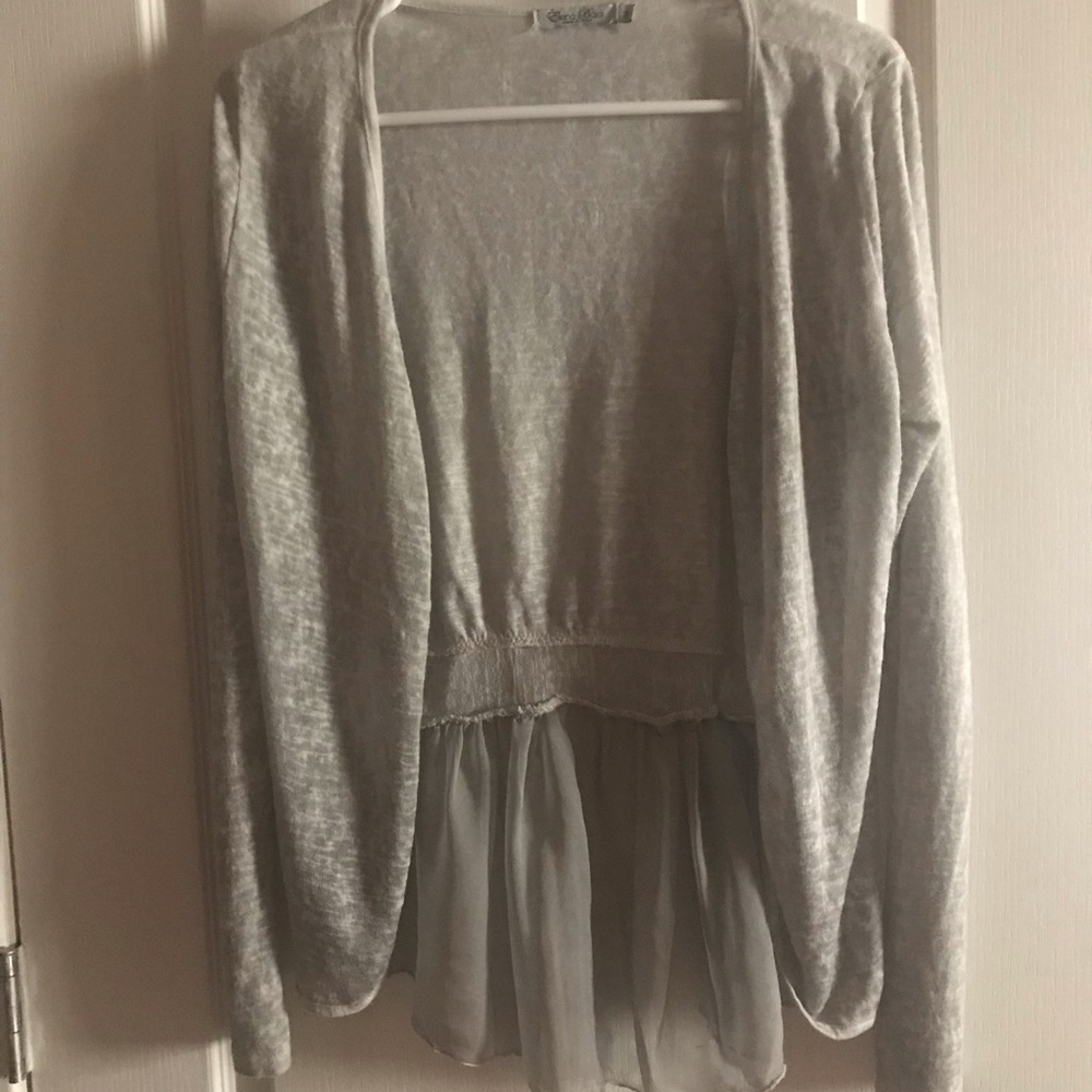 Lightweight coverup in excellent shape. Never worn